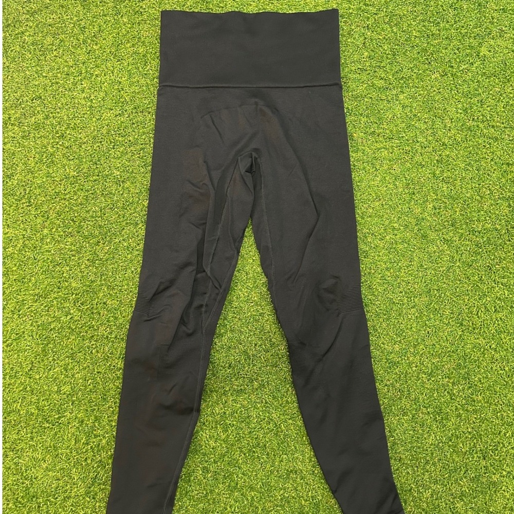 LNDR Black High Waisted Seamless Compression Leggings Size S-M Made in Portugal